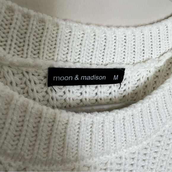 Moon & Madison Ivory & Gray Striped Cropped Oversized Knit Sweater size medium - Picture 2 of 6